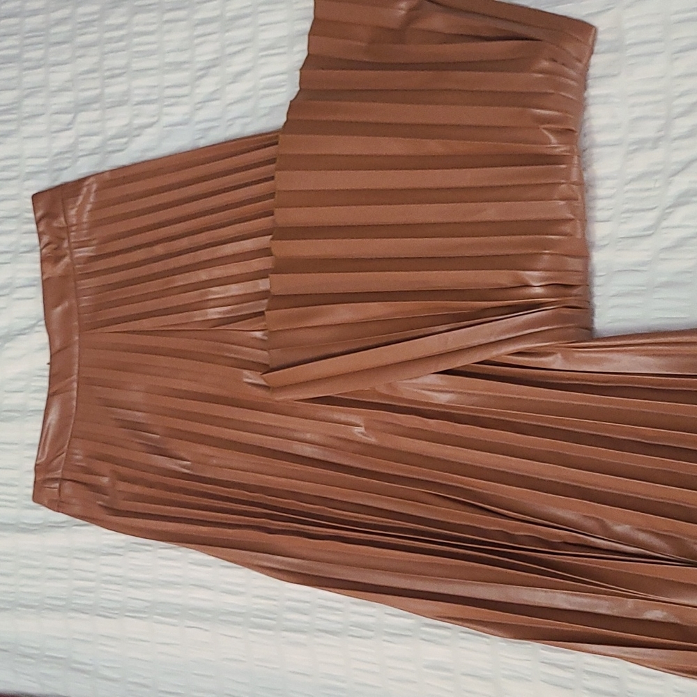 Pleated faux leather pants